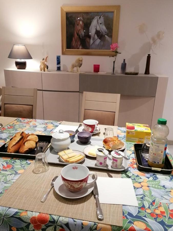 Chambre Et Table D'Hotes La Meule Poligny  Bagian luar foto